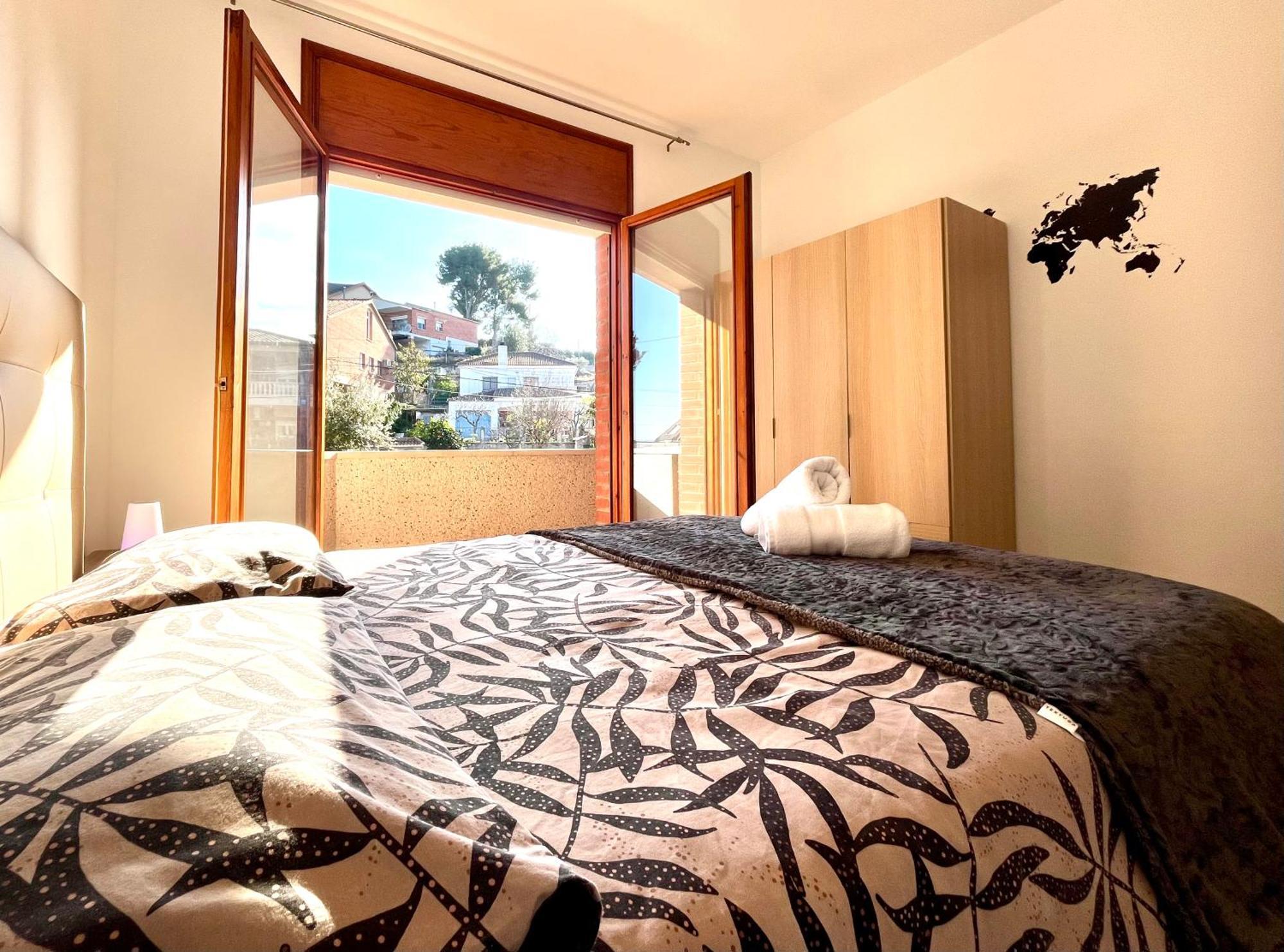 Amplio Apartamento, 5 Camas Sant Esteve Sesrovires Exterior photo