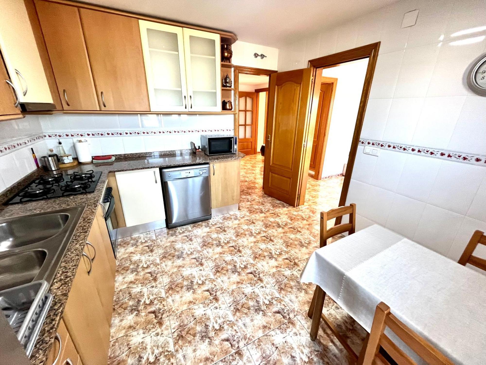 Amplio Apartamento, 5 Camas Sant Esteve Sesrovires Exterior photo